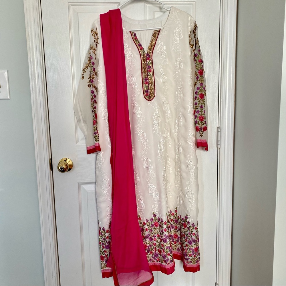 Indian Pakistani White Salwar Kameez - Fits 2X